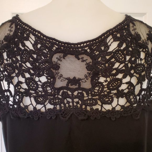 Jessica Black T-Shirt with Lace Detail on Back and Shoulders - Picture 4 of 8